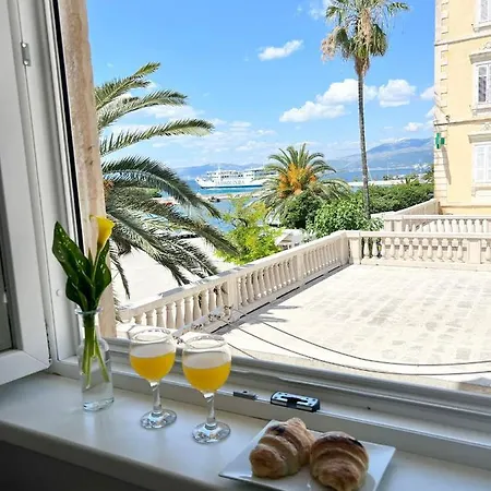 Luxury Aura Apartment *
