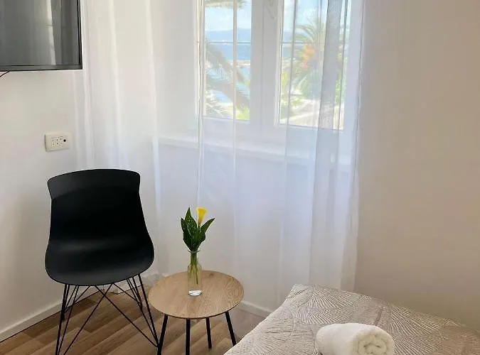 Luxury Aura شقة *